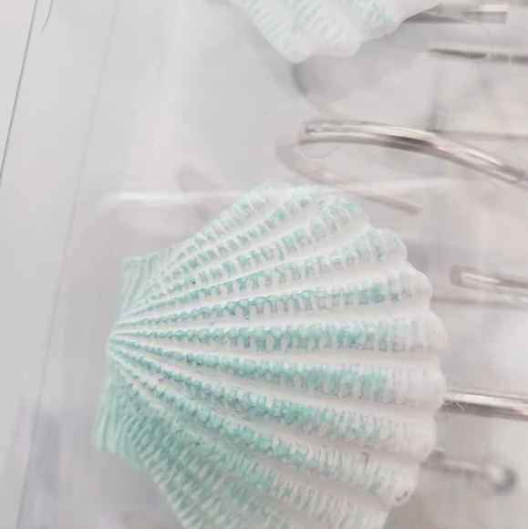 12pc COASTAL Decorative Shower Curtain Hooks STARFISH & SHELLS New - Picture 3 of 3